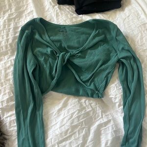 Sabrina twist seamless crop top, size medium never worn, bought a few months ago